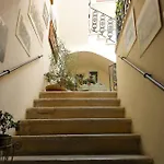 Bed & Breakfast Palazzo Antica Via Appia 3*