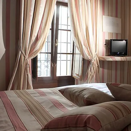Bed & Breakfast Palazzo Antica Via Appia *
