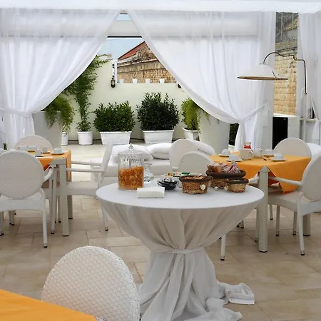 Palazzo Antica Via Appia Bed & Breakfast