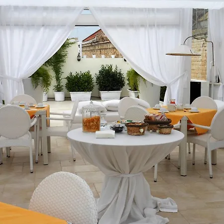 Palazzo Antica Via Appia Bed & Breakfast
